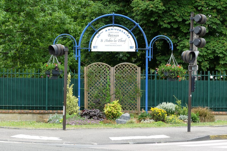 File:2025-05-29 Twin towns Pattensen - Saint-Aubin-lès-Elbeuf 1150431.JPG