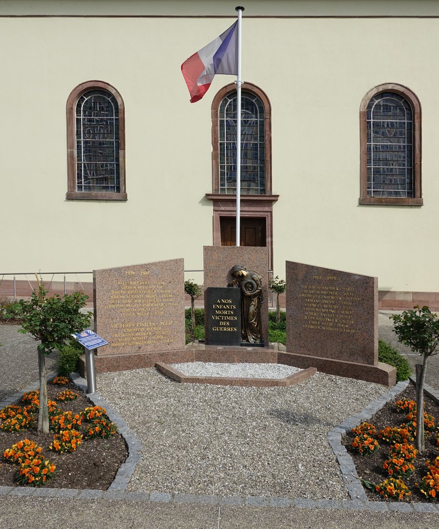 File:Monument aux morts des Première et Seconde Guerres mondiales (Bischwihr).jpg