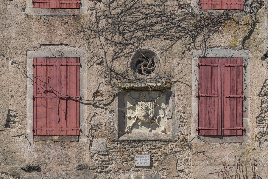 File:Castle of Salles-Curan 05.jpg