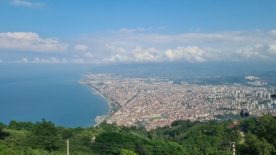 Vista da Boztepe su Ordu e sulla costa del Mar Nero