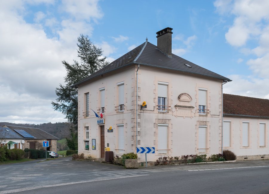 File:Town hall of Sussac (2).jpg