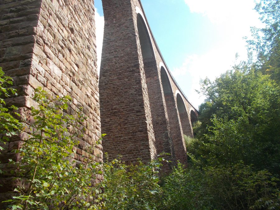 Hoxeler Viadukt, historische Eisenbahnbrücke bei Hoxel