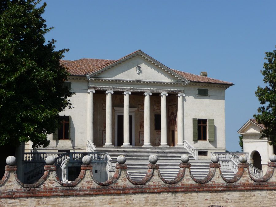 Facciata di Villa Badoer a Fratta Polesine