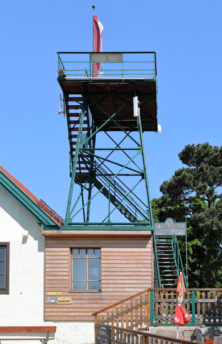 Südostansicht der Klesheimwarte auf dem Pfaffstättner Kogel