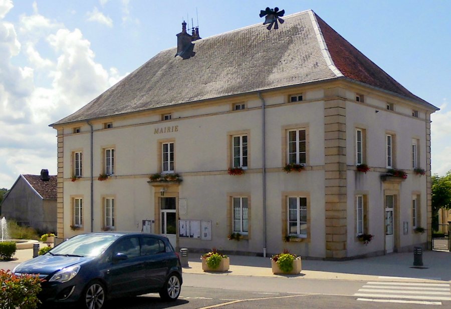 File:Polaincourt-et-Clairefontaine, Mairie.jpg