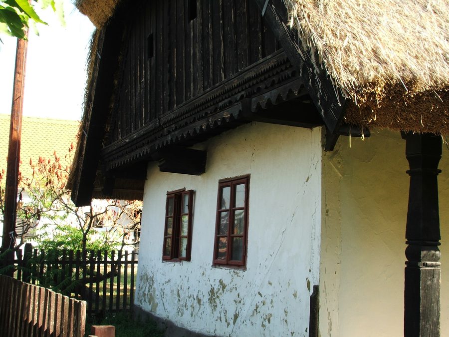 Haus der regionalen Traditionen in Nagydobsza, ein historisches ländliches Haus aus Holz