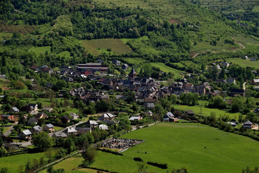 File:View on Valady 01.jpg