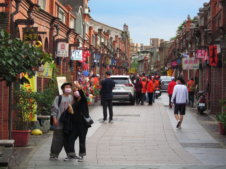 Minquan Old Street in Sanxia, Taiwan, mit historischen Gebäudefassaden