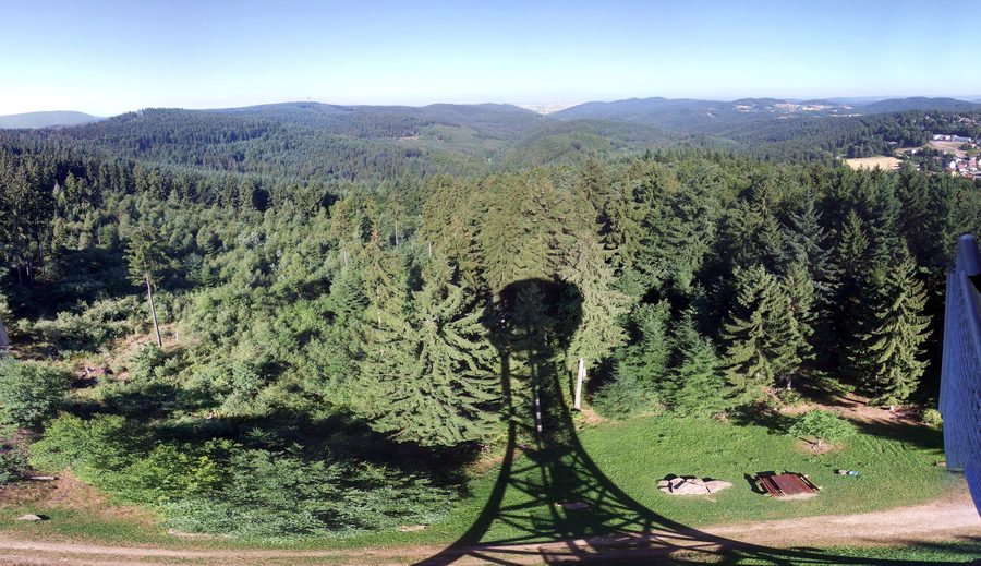 Vista dalla Teltschikturm verso Königstuhl, Weißen Stein e la pianura del Reno