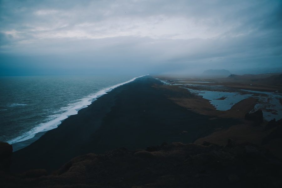 Costa di sabbia nera in Islanda