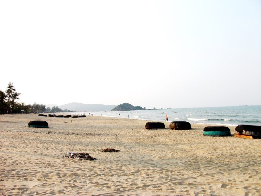 Bãi biển Cửa Lò tại trung tâm Cửa Lò, tỉnh Nghệ An, Việt Nam.