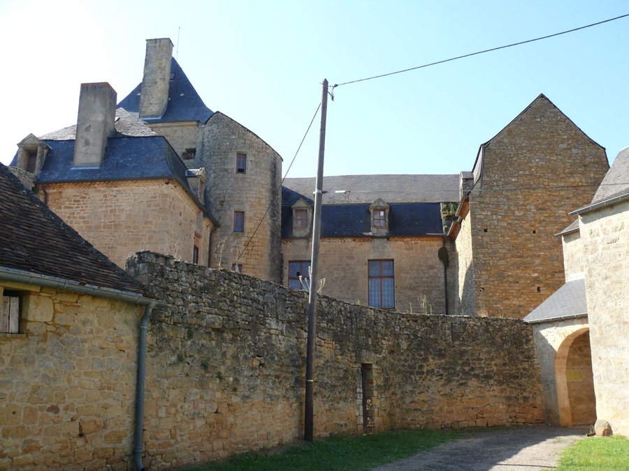 File:Masclat - Château.jpg