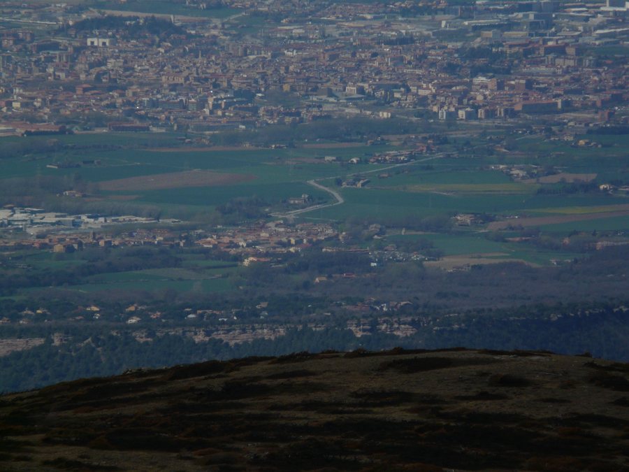 File:Santa Eugènia de Berga i Vic des del Matagalls P1230707.JPG