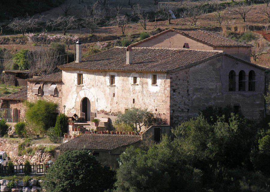File:Corbera de Llobregat - Can Bayona.jpg
