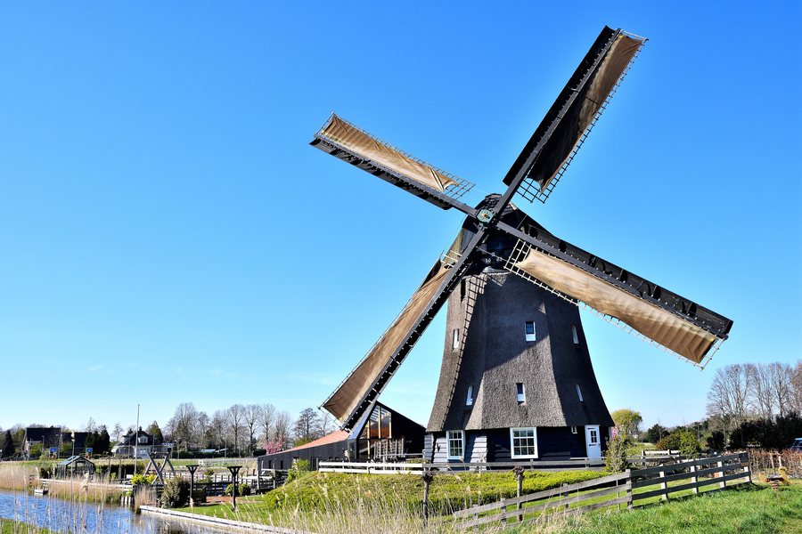 File:Twuyvermolen - Sint Pancras - The Netherlands.jpg