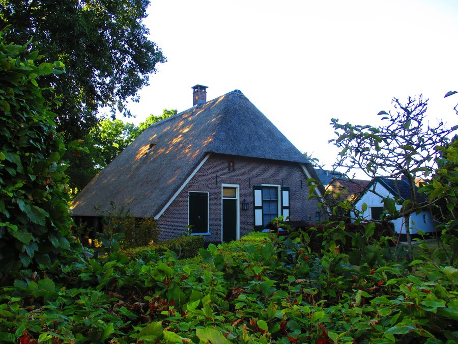 File:Uddel-aardhuisweg-221166.jpg