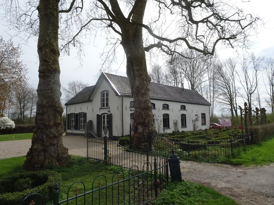 File:Eck-en-Wiel Bakkerij-met-woonhuis Tielseweg 3.jpg