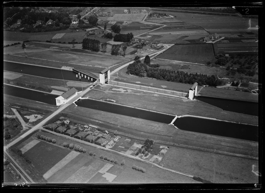 File:NIMH - 2011 - 0115 - Aerial photograph of Eefde, The Netherlands - 1920 - 1940.jpg