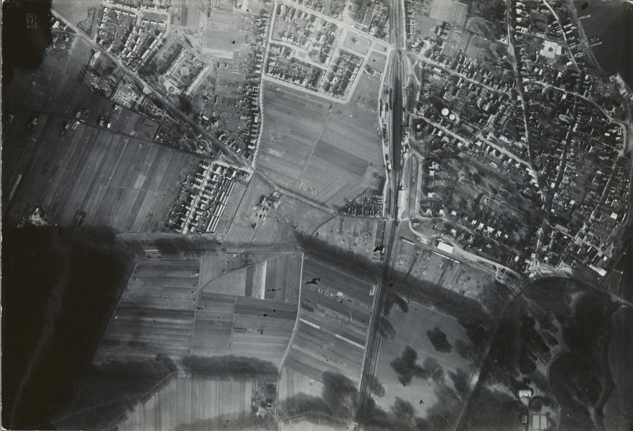 File:NIMH - 2011 - 5081 - Aerial photograph of Dieren, The Netherlands.jpg
