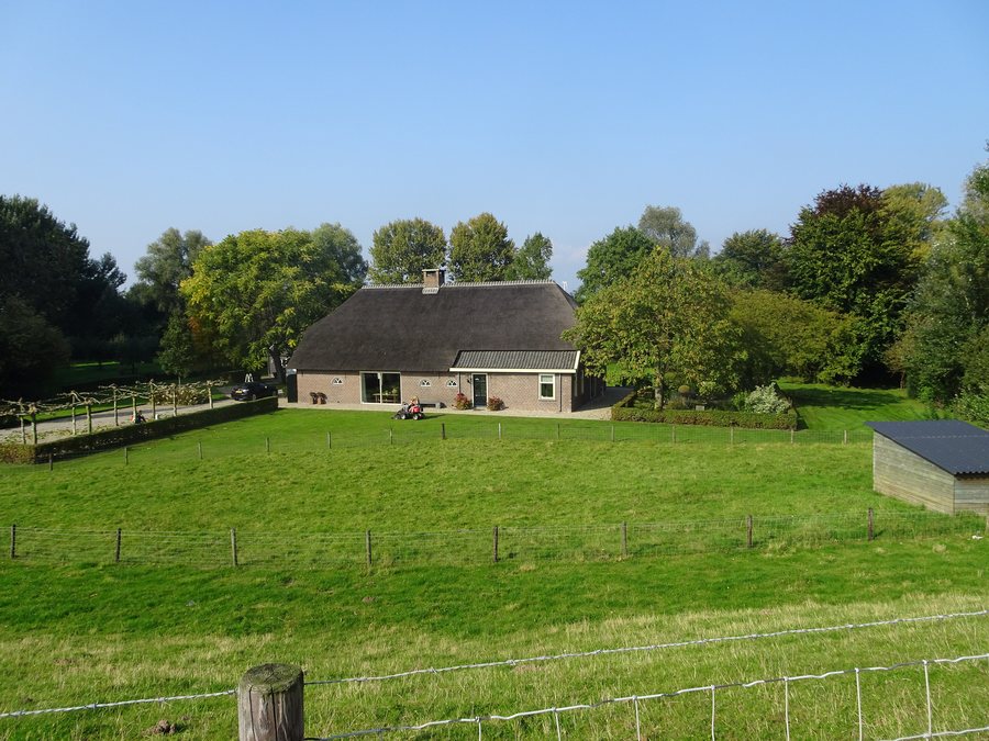 File:Ochten Boerderij Waalbandijk 21 1.jpg