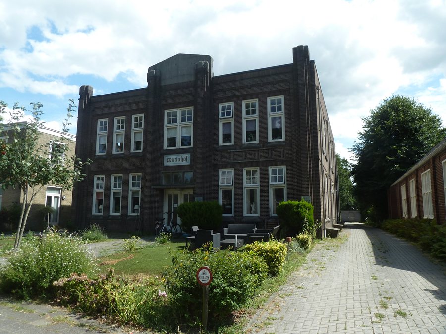 File:Emmer Compascuum GM Hoofdkanaal OZ 81 Huishoudschool 06082026.jpg