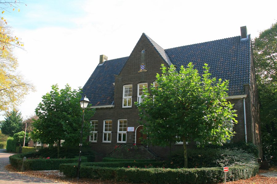 File:Beusichem - Markt 1 Voormalig gemeentehuis.JPG