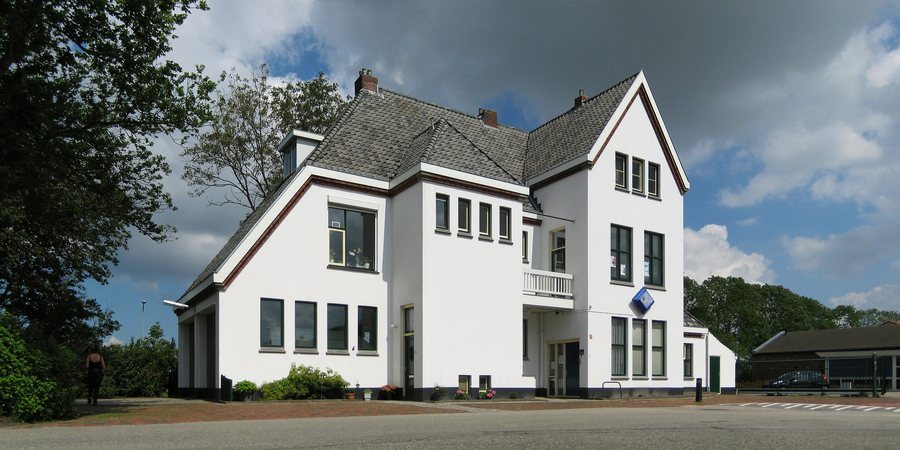 File:20110805 Vm Station Leens Gn NL.jpg