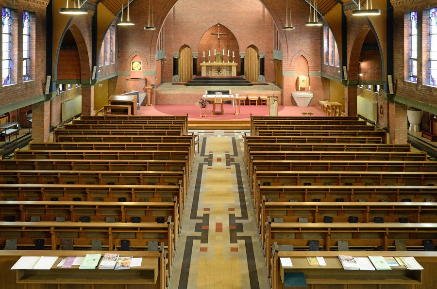 File:RK kerk HH Martelaren van Gorcum, interieur Koog aan de Zaan.jpg