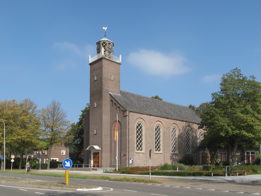 File:Schoondijke, kerk2 foto6 2010-10-08 12.47.JPG