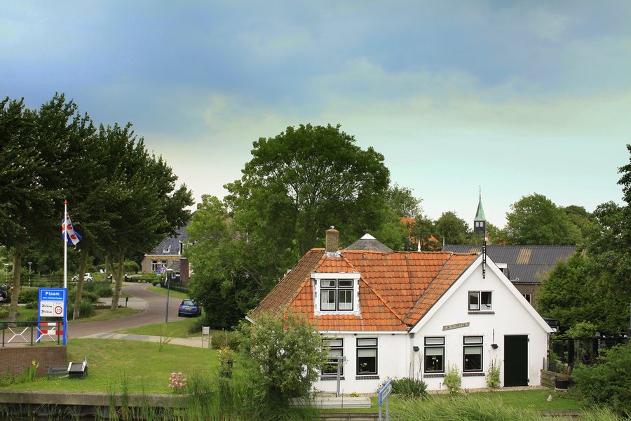 File:Daar hebben we Piaam gezien vanaf de dijk van het IJsselmeer.jpg