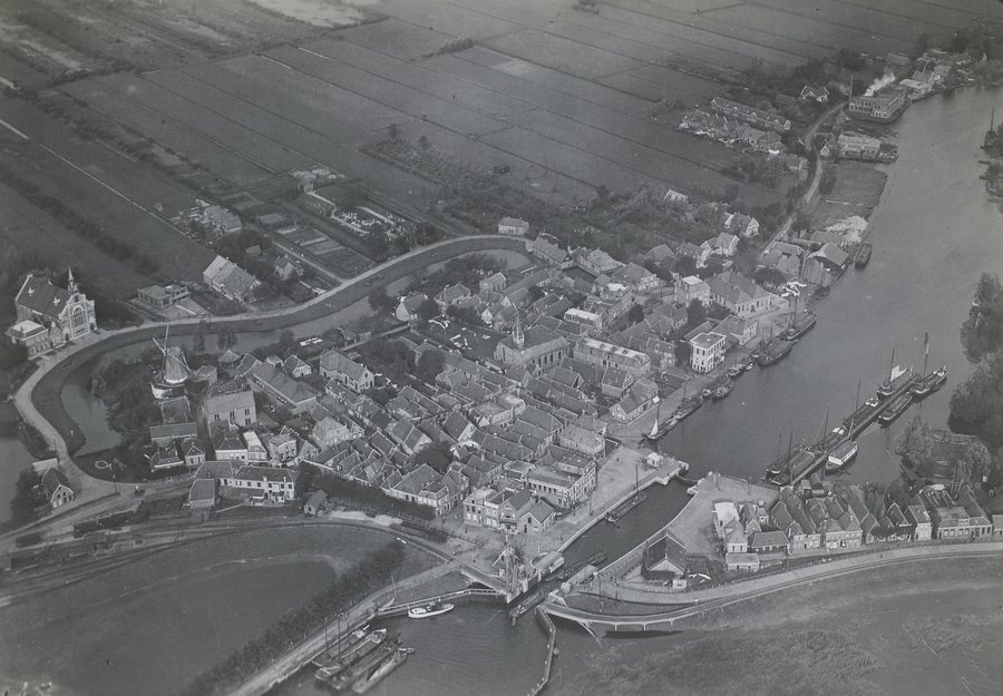 File:NIMH - 2155 047914 - Aerial photograph of Zwartsluis, The Netherlands.jpg