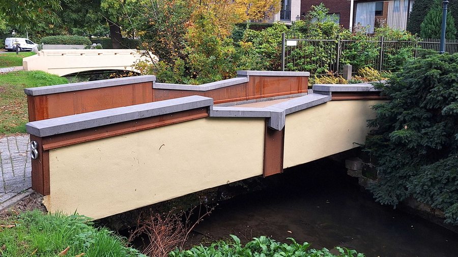 File:Brug over de Molenbeek Sittard GM140.jpg