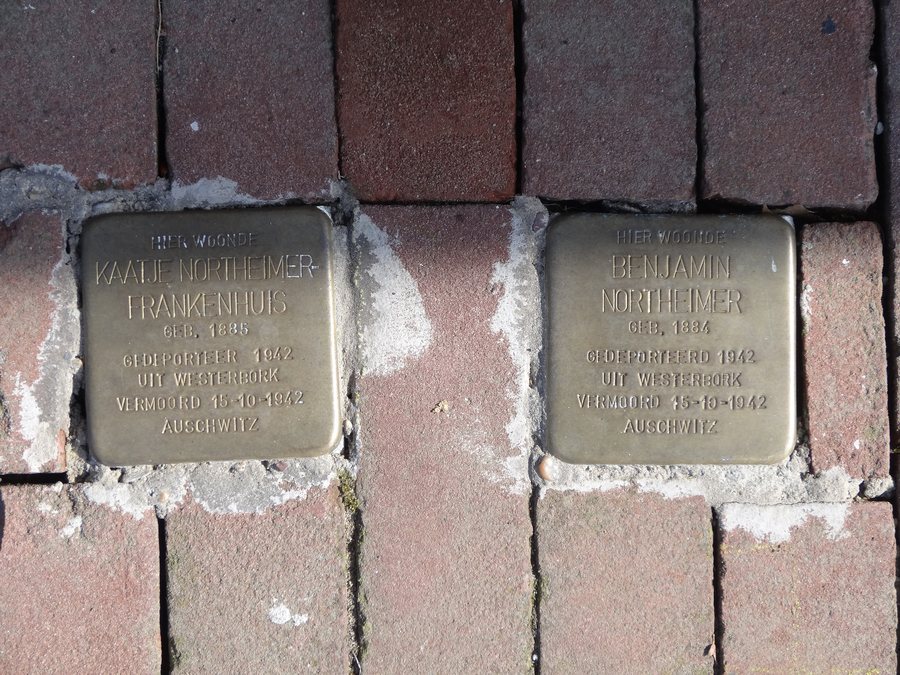 File:Stolperstein Boompjes 14, Almelo.JPG