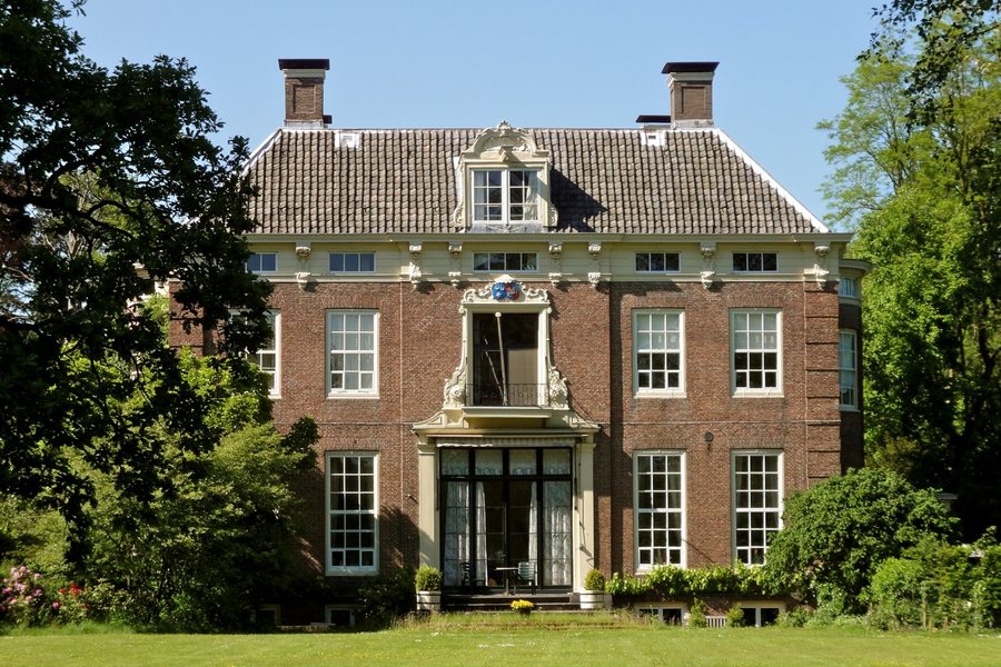 File:Hilverbeek (Leeuwenlaan, 's Graveland).jpg