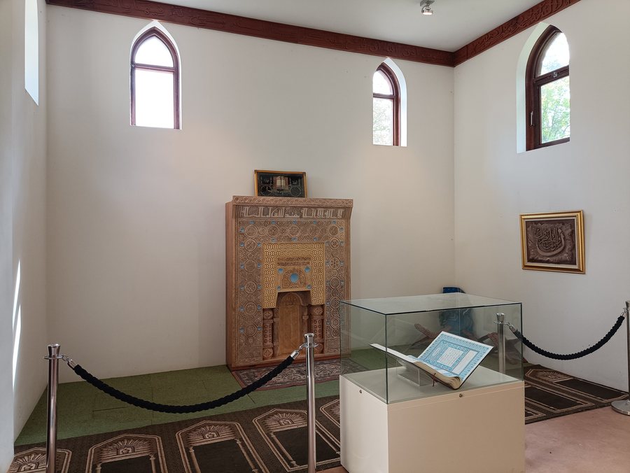 File:Museum Mosque at museaumpark Orientalis, Heilig Landstichting, The Netherlands.jpg