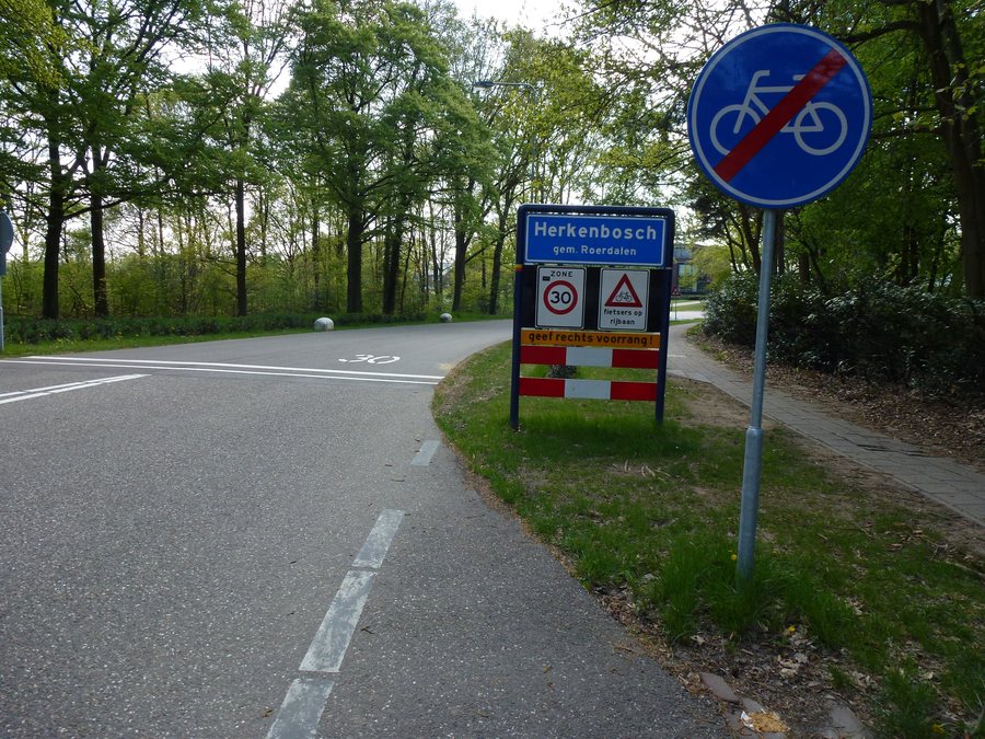 File:Herkenbosch (Roerdalen) entreebord.JPG