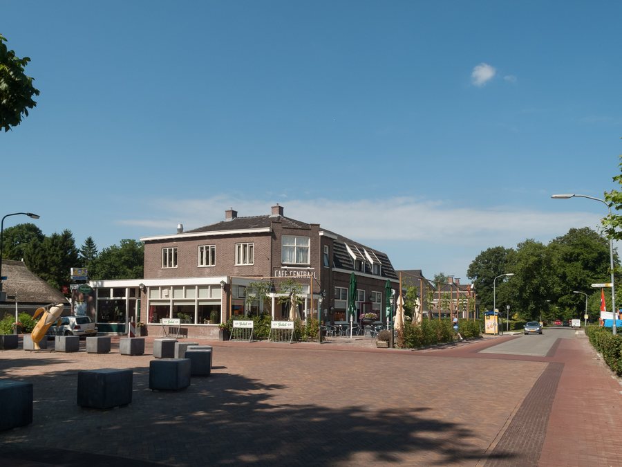 File:Tynaarlo, straatzicht foto2 2014-07-12 11.21.jpg