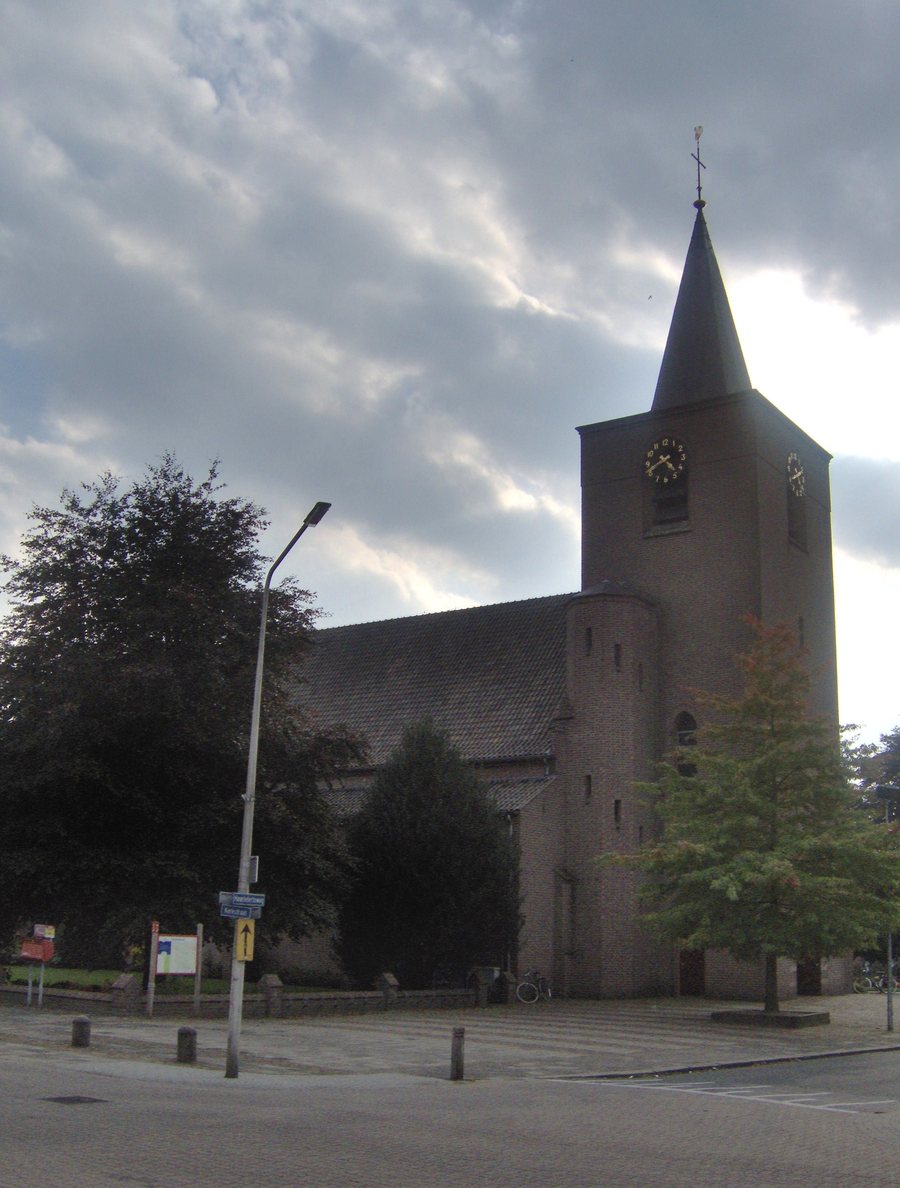 File:RK Kerk Reutum Tubbergen.JPG