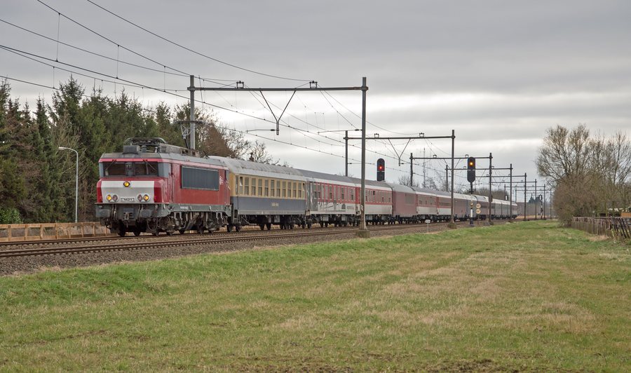 File:Groessen EETC 1621 met skitrein (16707221090).jpg