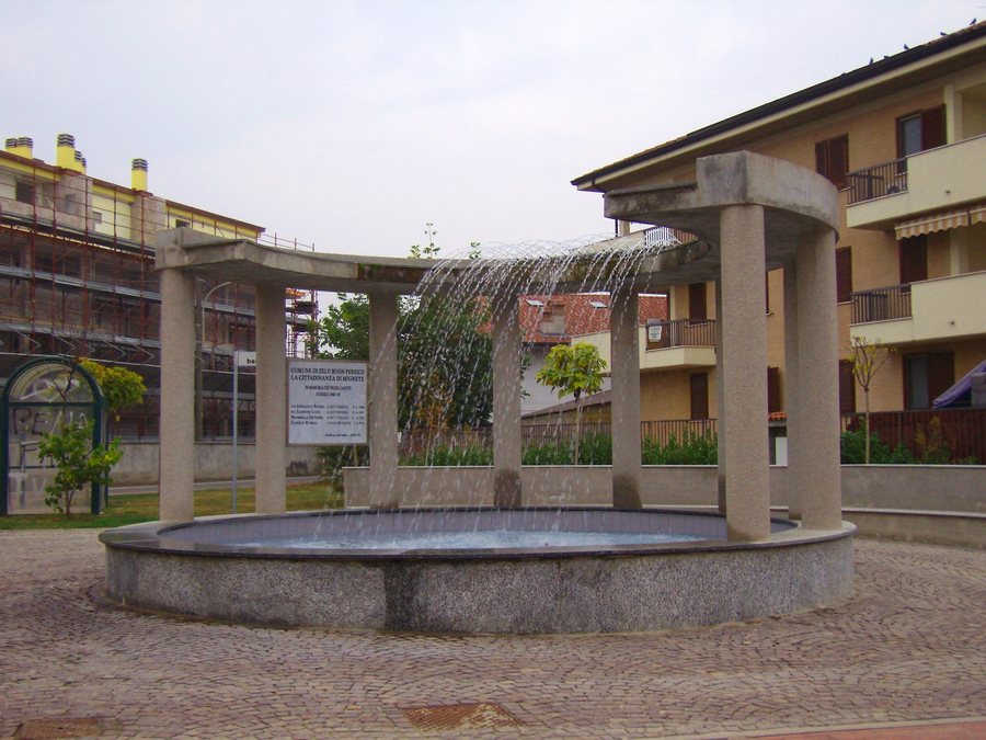 File:Zelo Buon Persico - frazione Mignete - Monumento ai Caduti.jpg