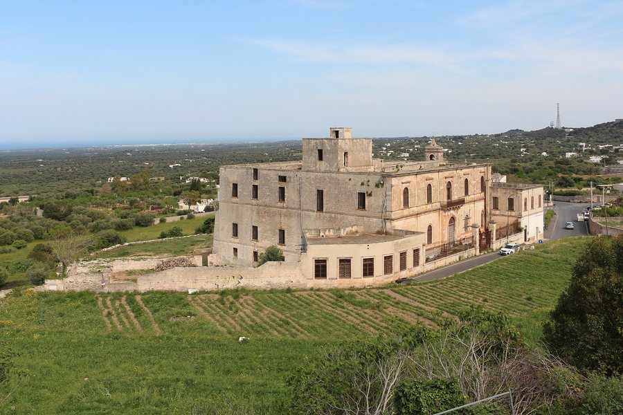 File:Conceria del Tabacco (Ostuni).jpg