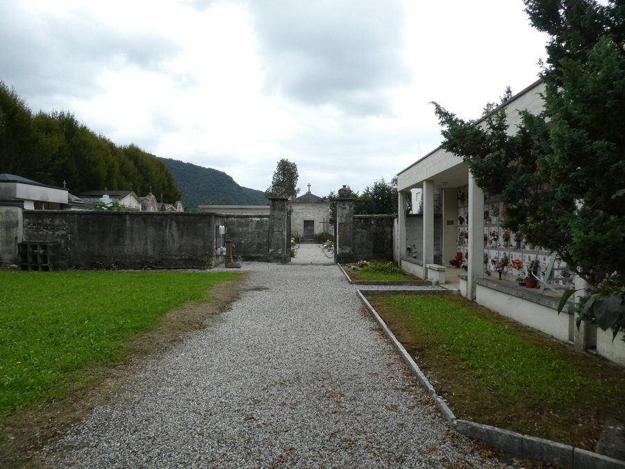 File:Cimitero di Fener 01.jpg