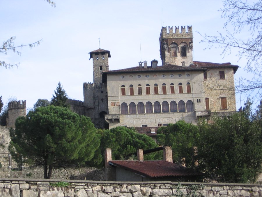 File:Costa di Mezzate castello 01.jpg