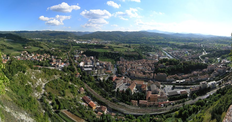 File:Ceva-Panoramica.jpg