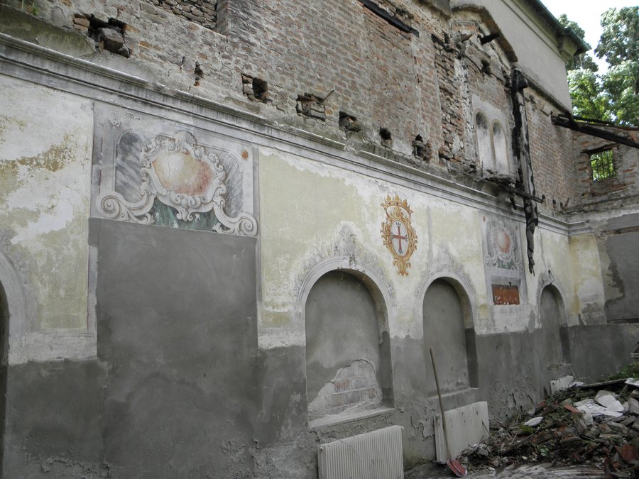 File:Sant'Antonio, interno, parete sinistra (Anguillara Veneta).JPG