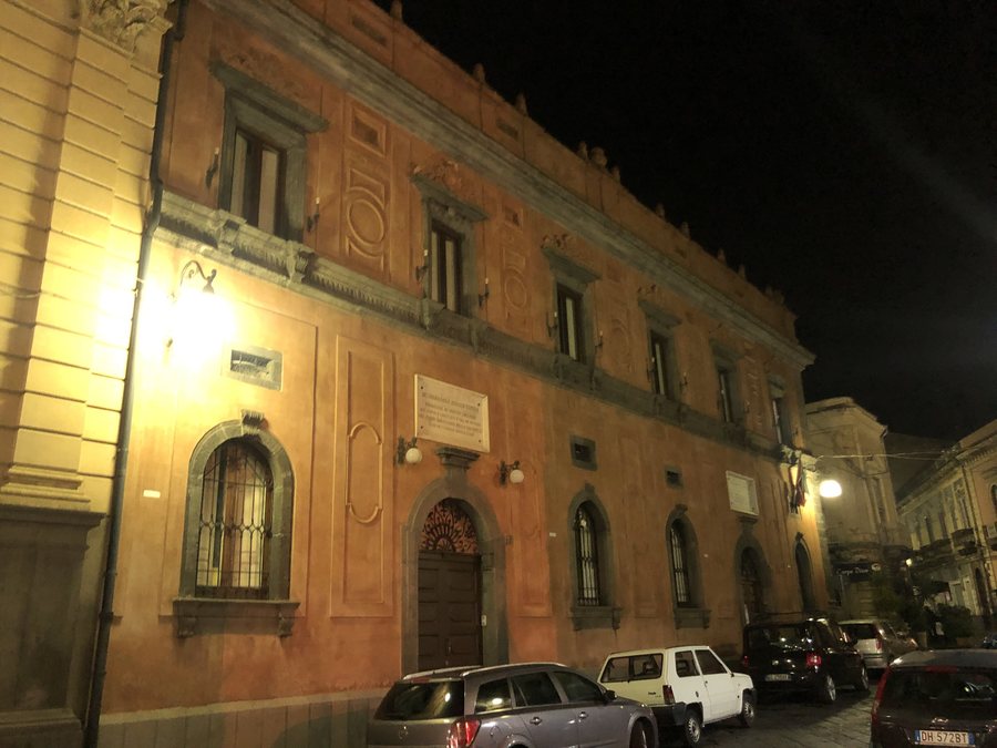 File:Real collegio Capizzi.jpg