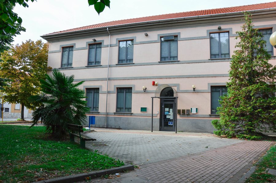 File:OlgaFiorini CentroCivico Comunale Robecchetto con Induno Q30089744.jpg