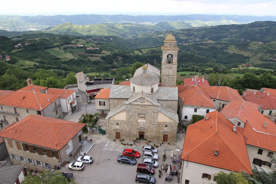 File:Chiesa di Santa Maria Annunziata a Roccaverano.JPG