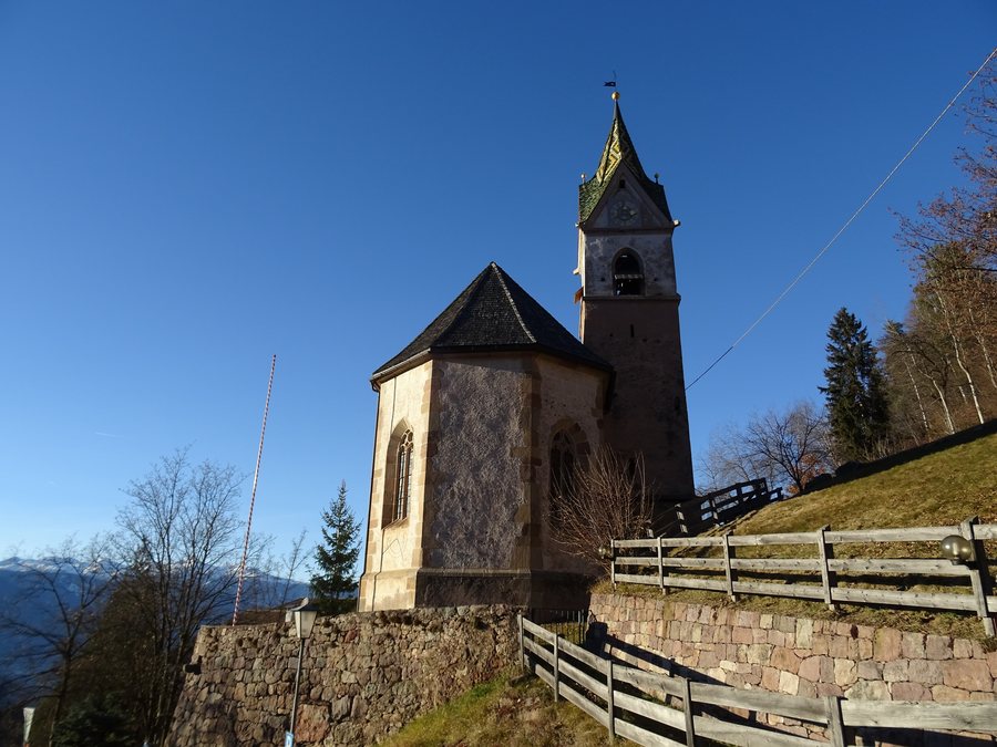 File:Frassineto, chiesa dei Santi Biagio e Silvestro 04.jpg