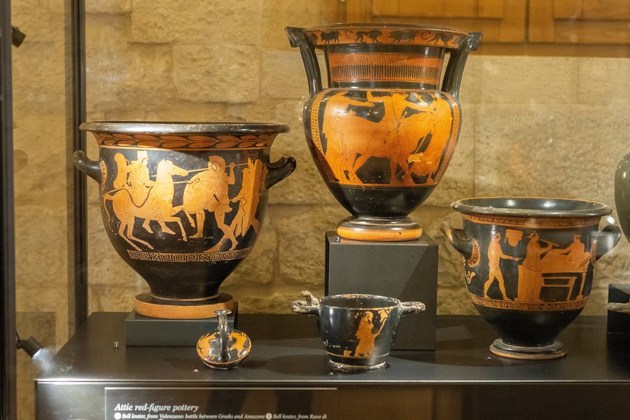 File:50- Ceramica attica, V sec. aC, da Valenzano e da Ruvo -FG01.jpg